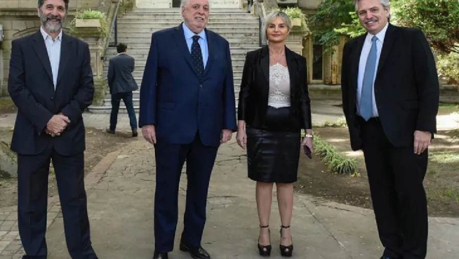 Funcionarios Funcionarios