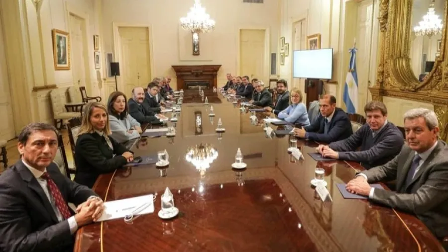 Fernández y gobernadores acordaron impulsar proyecto para ampliar la Corte a 25 miembros Fernández y gobernadores acordaron impulsar proyecto para ampliar la Corte a 25 miembros