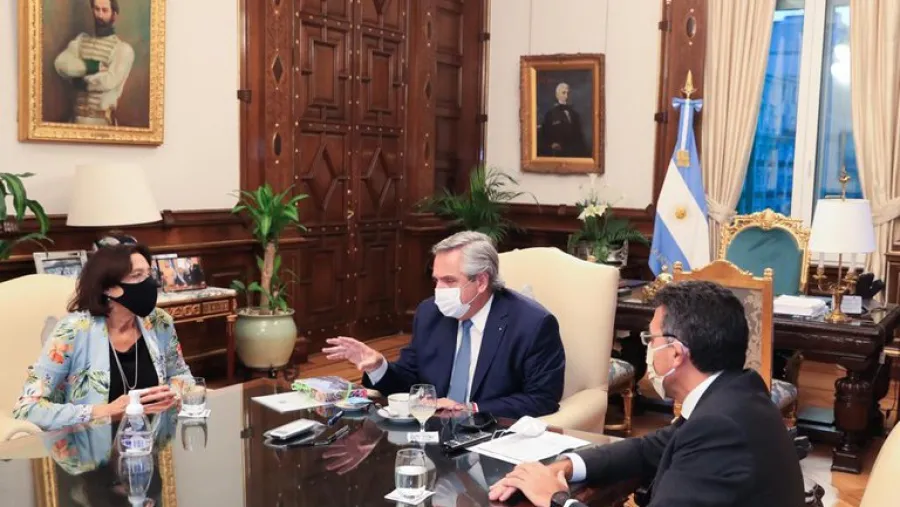 Fernández se reunió con dos entidades que nuclean a jueces de todas las provincias Fernández se reunió con dos entidades que nuclean a jueces de todas las provincias