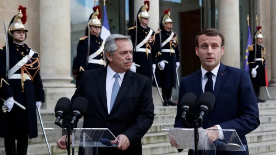Fernández junto a Macron Fernández junto a Macron