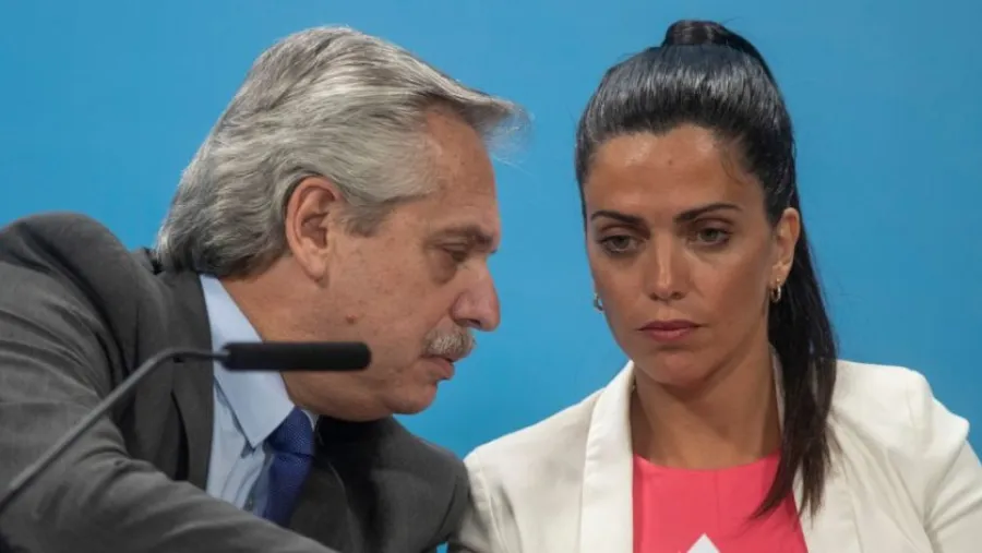 El presidente Alberto Fernández junto a la titular del PAMI, Luana Volnovich. El presidente Alberto Fernández junto a la titular del PAMI, Luana Volnovich.