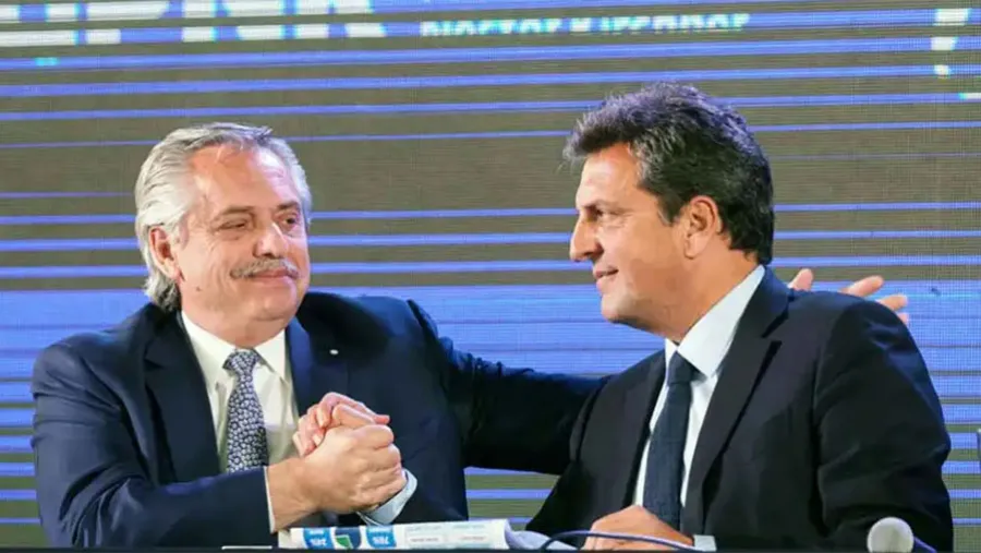 Dupla. El Presidente, Alberto Fernández, depositó en el hoy ministro Sergio Massa la misión de encorsetar la suba de precios que, hasta el momento nadie pudo domar. Dupla. El Presidente, Alberto Fernández, depositó en el hoy ministro Sergio Massa la misión de encorsetar la suba de precios que, hasta el momento nadie pudo domar.
