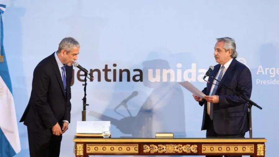 Jorge Ferraresi al jurar como ministro Jorge Ferraresi al jurar como ministro