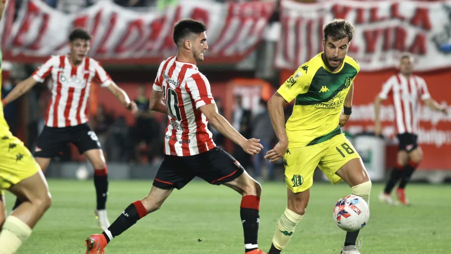 Aldosivi sorprendió a Estudiantes y creció en el promedio con un triunfo importante Aldosivi sorprendió a Estudiantes y creció en el promedio con un triunfo importante