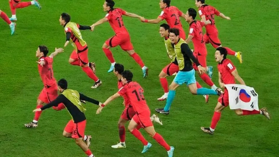 Fútbol: con un agónico gol, Corea del Sur le ganó a Portugal y avanzó en el Mundial Fútbol: con un agónico gol, Corea del Sur le ganó a Portugal y avanzó en el Mundial