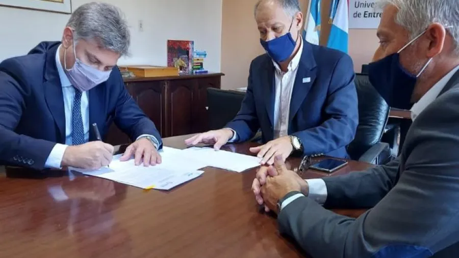 Iapser firmó convenios con la UNER Iapser firmó convenios con la UNER