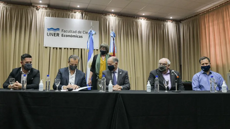 Firmaron convenios para nuevas obras de la Universidad Nacional de Entre Ríos Firmaron convenios para nuevas obras de la Universidad Nacional de Entre Ríos