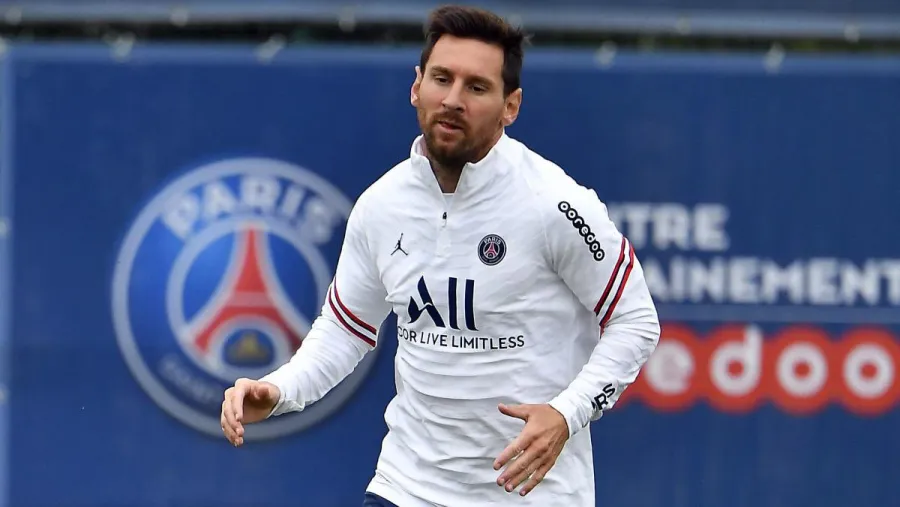 Messi volvió a entrenar a la par del grupo en PSG por primera vez tras superar el Covid-19 Messi volvió a entrenar a la par del grupo en PSG por primera vez tras superar el Covid-19