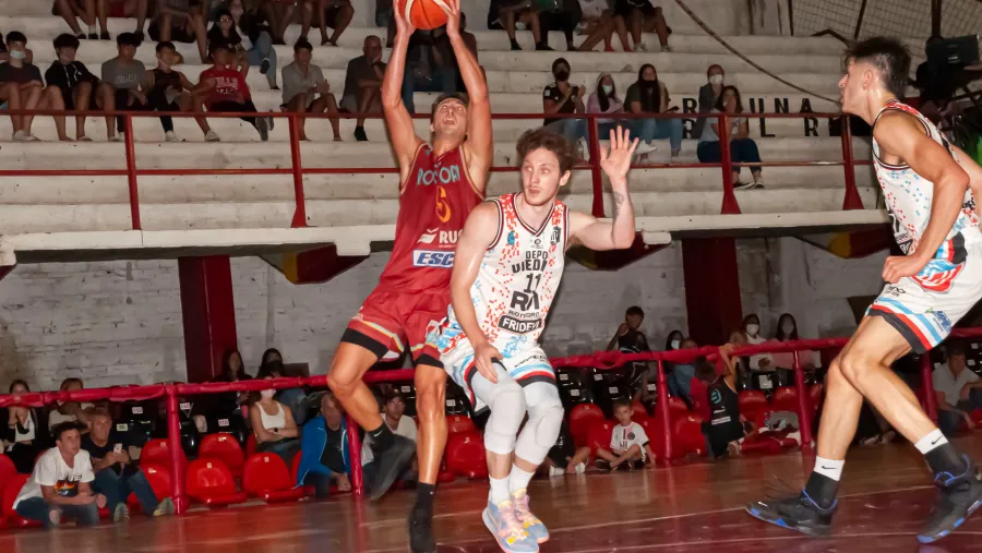 Básquet: Rocamora se recuperó con un triunfo resonante ante Deportivo Viedma Básquet: Rocamora se recuperó con un triunfo resonante ante Deportivo Viedma