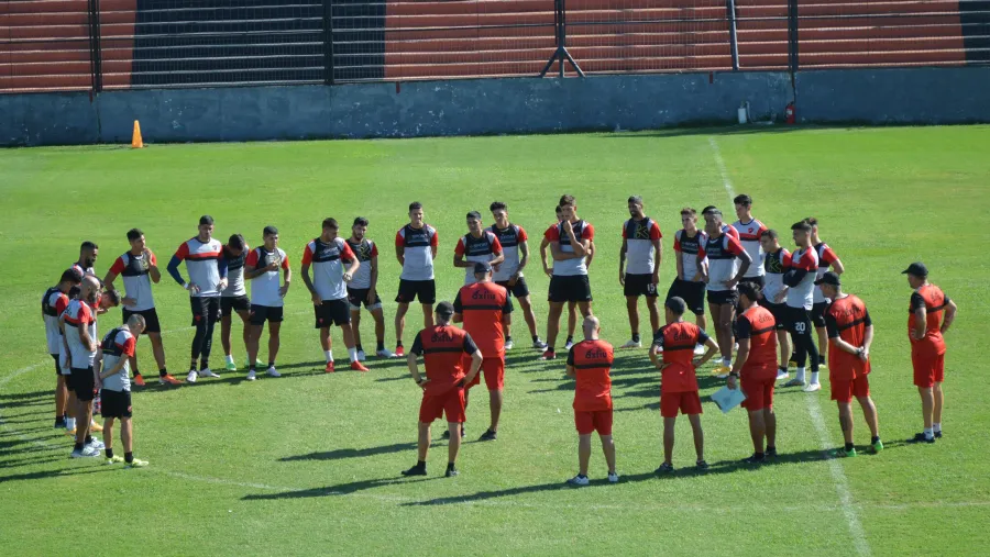 Iván Delfino incluyó a Valentín Pereyra y Axel Rodríguez entre los convocados de Patronato Iván Delfino incluyó a Valentín Pereyra y Axel Rodríguez entre los convocados de Patronato