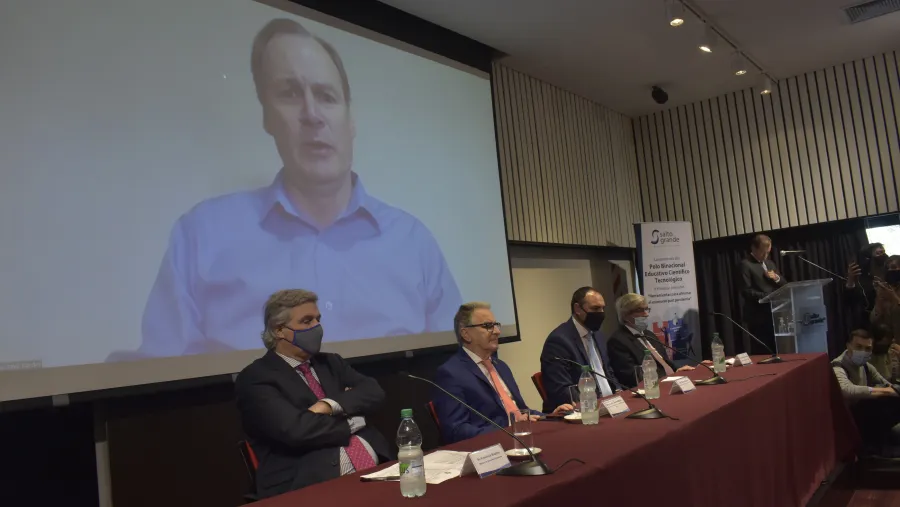 Bordet destacó la creación de un polo tecnológico para la capacitación laboral de jóvenes Bordet destacó la creación de un polo tecnológico para la capacitación laboral de jóvenes
