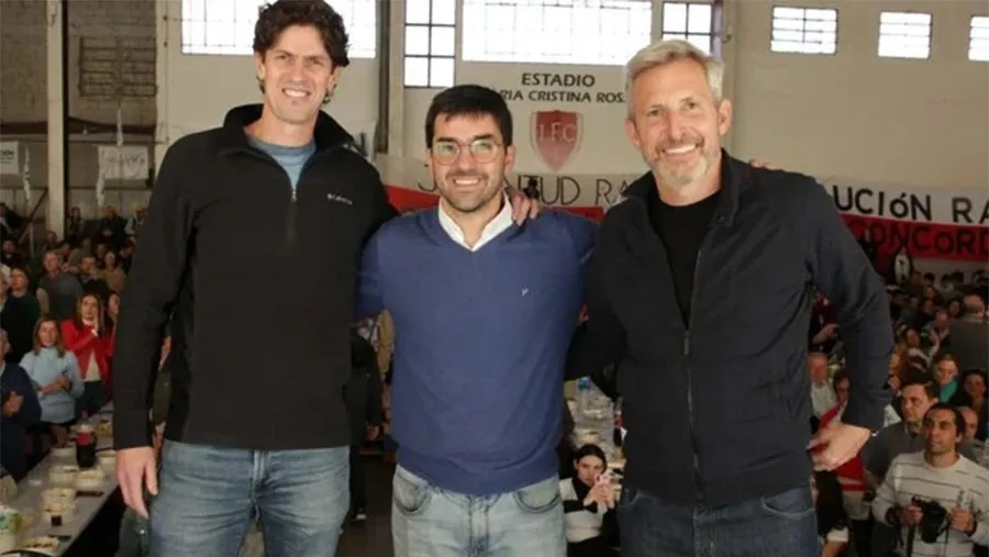 Martín Lousteau junto con el intendente de La Paz, Bruno Sarubi, y Rogelio Frigerio. Martín Lousteau junto con el intendente de La Paz, Bruno Sarubi, y Rogelio Frigerio.