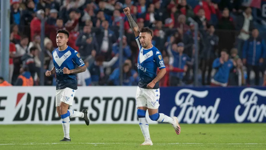 Vélez le ganó a Nacional y se ilusiona con seguir en carrera en la Copa Libertadores Vélez le ganó a Nacional y se ilusiona con seguir en carrera en la Copa Libertadores