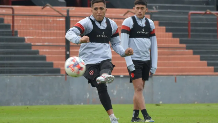 Patronato tiene a sus primeros convocados y un equipo con Leys de marcador central Patronato tiene a sus primeros convocados y un equipo con Leys de marcador central