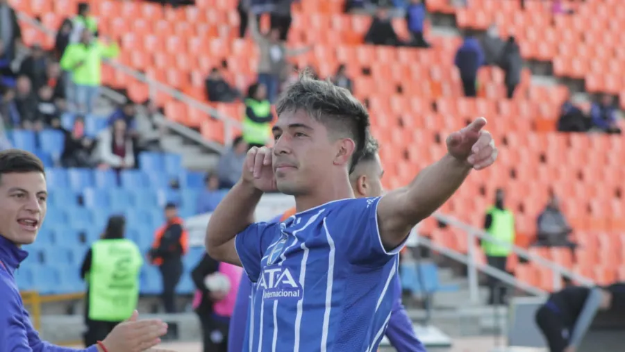 Godoy Cruz reaccionó a tiempo y festejó en Mendoza ante Defensa y Justicia Godoy Cruz reaccionó a tiempo y festejó en Mendoza ante Defensa y Justicia