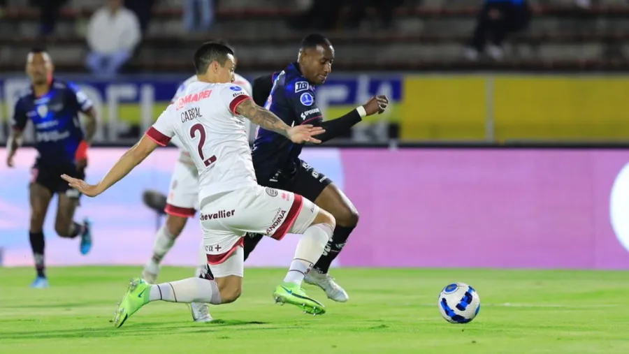 Copa Sudamericana: Lanús cayó sobre la hora en su visita a Independiente del Valle Copa Sudamericana: Lanús cayó sobre la hora en su visita a Independiente del Valle