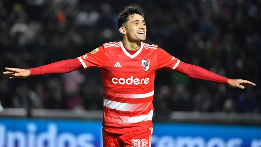 Fútbol: River goleó a Banfield y consolidó su liderazgo en la Liga Profesional Fútbol: River goleó a Banfield y consolidó su liderazgo en la Liga Profesional
