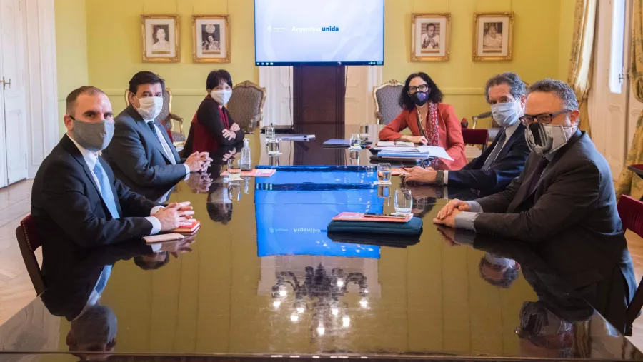 El gobierno prorrogará el decreto que prohíbe los despidos por tres meses El gobierno prorrogará el decreto que prohíbe los despidos por tres meses