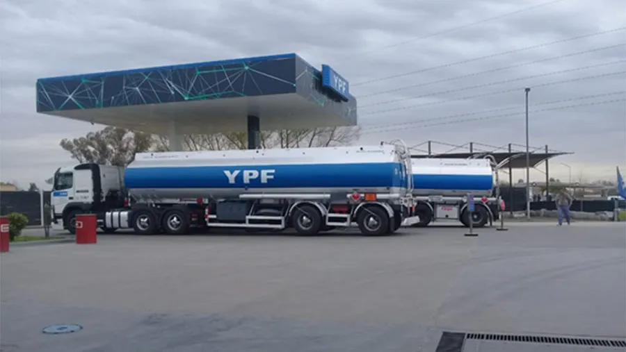 En Gualeguaychú está faltando el gasoil común y Premium en las expendedoras. No hay dificultades para conseguir las naftas. Las estaciones de bandera blanca, que no pertenecen a ninguna petrolera, son las más perjudicadas. En Gualeguaychú está faltando el gasoil común y Premium en las expendedoras. No hay dificultades para conseguir las naftas. Las estaciones de bandera blanca, que no pertenecen a ninguna petrolera, son las más perjudicadas.