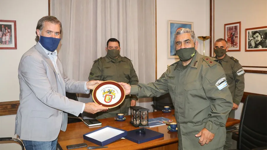 Piaggio se reunió con autoridades de Gendarmería para analizar la instalación de una nueva unidad técnica de esa Fuerza de Seguridad. Piaggio se reunió con autoridades de Gendarmería para analizar la instalación de una nueva unidad técnica de esa Fuerza de Seguridad.