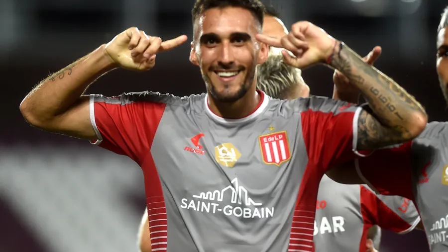Con una goleada, Estudiantes de La Plata inició la defensa de la Copa Argentina Con una goleada, Estudiantes de La Plata inició la defensa de la Copa Argentina