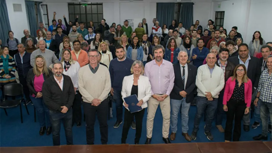Ángel Giano reconoció que hace falta en Concordia un plan de desarrollo generado con las instituciones y los vecinos. Ángel Giano reconoció que hace falta en Concordia un plan de desarrollo generado con las instituciones y los vecinos.