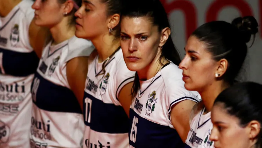 Con la entrerriana Tanya Acosta, “Las Lobas” se consagraron campeonas metropolitanas Con la entrerriana Tanya Acosta, “Las Lobas” se consagraron campeonas metropolitanas