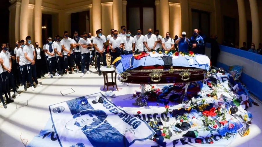 Gimnasia La Plata Con presencia entrerriana, el plantel de Gimnasia La Plata despidió a su DT