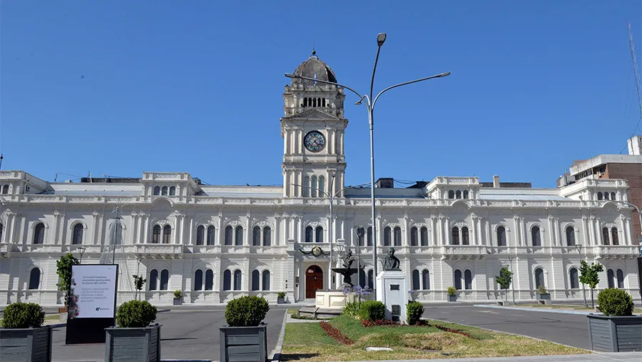 El Ejecutivo quiere implementar la digitalización de expedientes, documentos, firmas, comunicaciones y notificaciones, entre otras herramientas vinculada con los procedimientos administrativos que se tramitan en el ámbito del sector público provincial. El Ejecutivo quiere implementar la digitalización de expedientes, documentos, firmas, comunicaciones y notificaciones, entre otras herramientas vinculada con los procedimientos administrativos que se tramitan en el ámbito del sector público provincial.