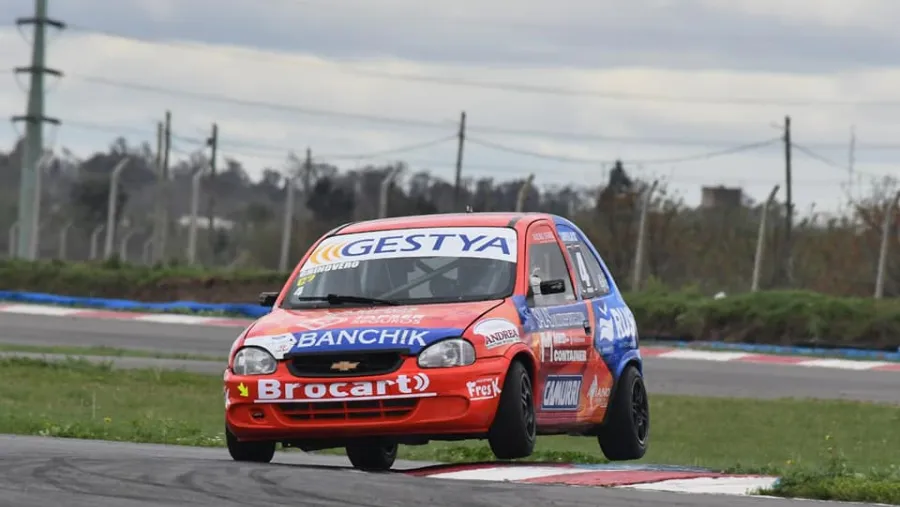Con seis entrerrianos, se disputaron las series del Turismo Pista en Rosario Con seis entrerrianos, se disputaron las series del Turismo Pista en Rosario