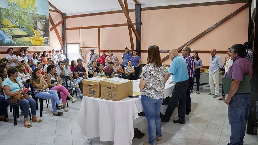 De los 20 productores que cumplieron con todas las instancias de evaluación, 13 se dedicarán a la ganadería y siete a producciones intensivas. De los 20 productores que cumplieron con todas las instancias de evaluación, 13 se dedicarán a la ganadería y siete a producciones intensivas.