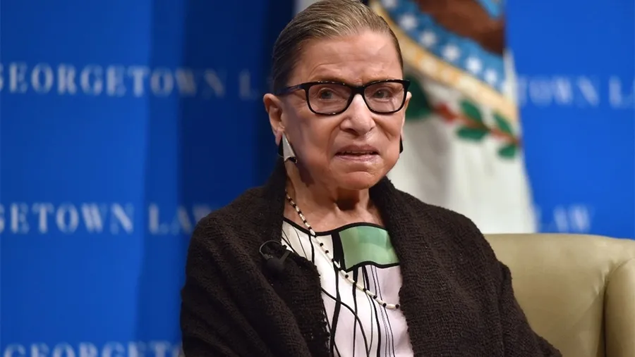La jueza de la Corte Suprema de Estados Unidos, Ruth Bader Ginsburg, falleció anoche a los 87 años y era considerada un ícono del progresismo en Estados Unidos. La jueza de la Corte Suprema de Estados Unidos, Ruth Bader Ginsburg, falleció anoche a los 87 años y era considerada un ícono del progresismo en Estados Unidos.