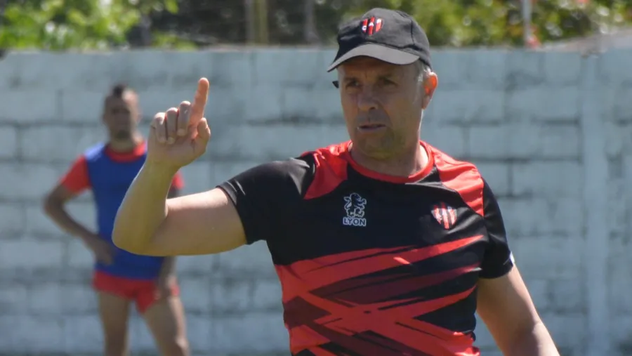 Gustavo Álvarez “Desde lo futbolístico, Patronato llega muy bien al inicio”, declaró Gustavo Álvarez