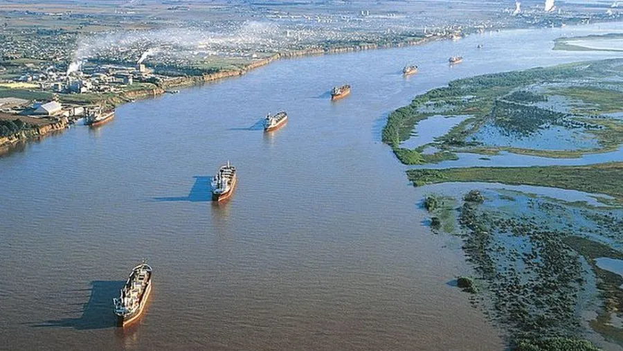 Hidrovía Paraná – Paraguay: la necesidad de ejercer una Soberanía real Hidrovía Paraná – Paraguay: la necesidad de ejercer una Soberanía real