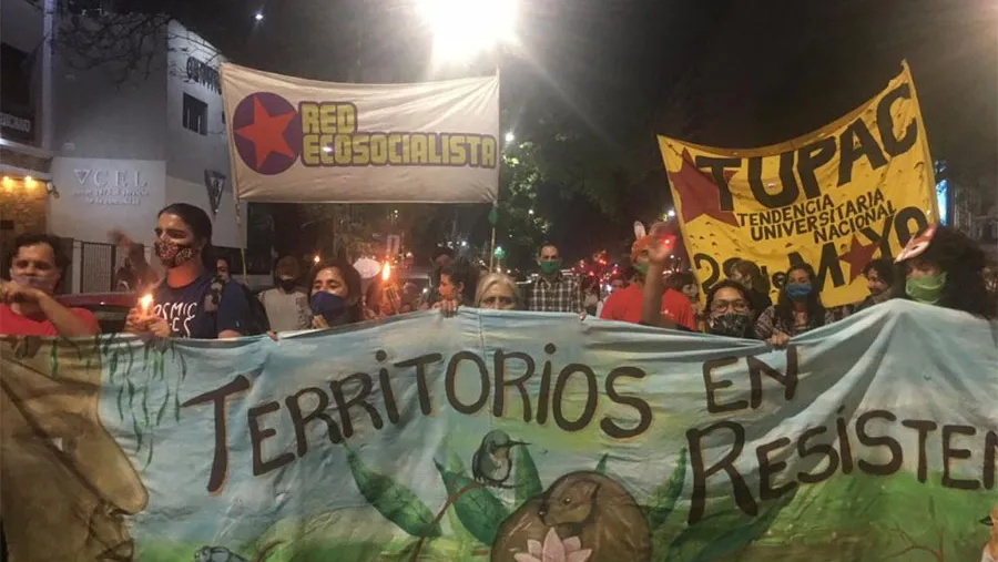 La movilización en defensa de los humedales, se hizo visible en Rosario como en varias localidades del país. La movilización en defensa de los humedales, se hizo visible en Rosario como en varias localidades del país.