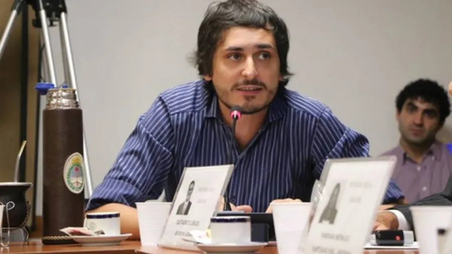 Juan Manuel Huss es actualmente diputado nacional por el Frente para la Victoria. Juan Manuel Huss es actualmente diputado nacional por el Frente para la Victoria.