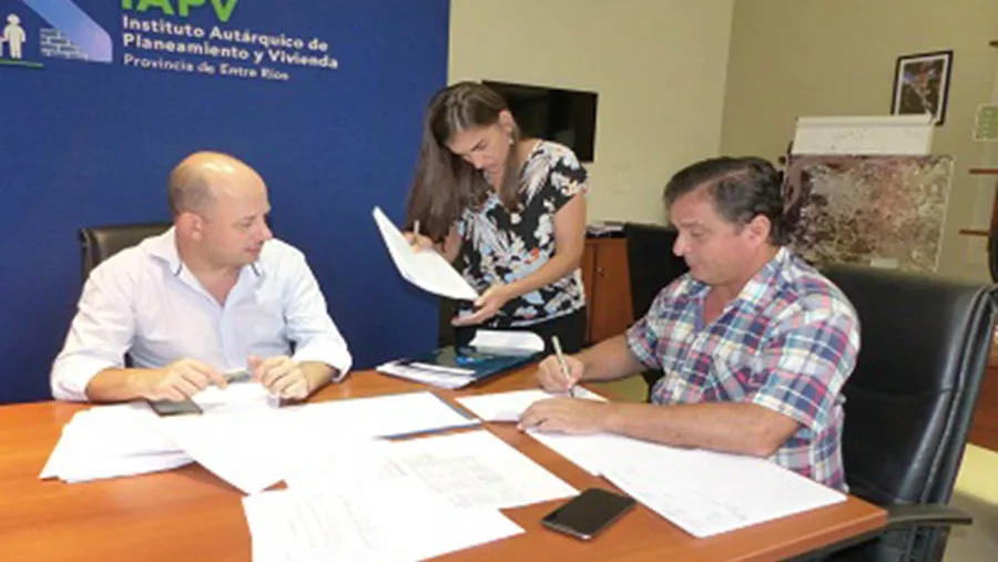 El IAPV rescindió contrato con la empresa Conforte Construcciones de Jabloñski Christian. El IAPV rescindió contrato con la empresa Conforte Construcciones de Jabloñski Christian.