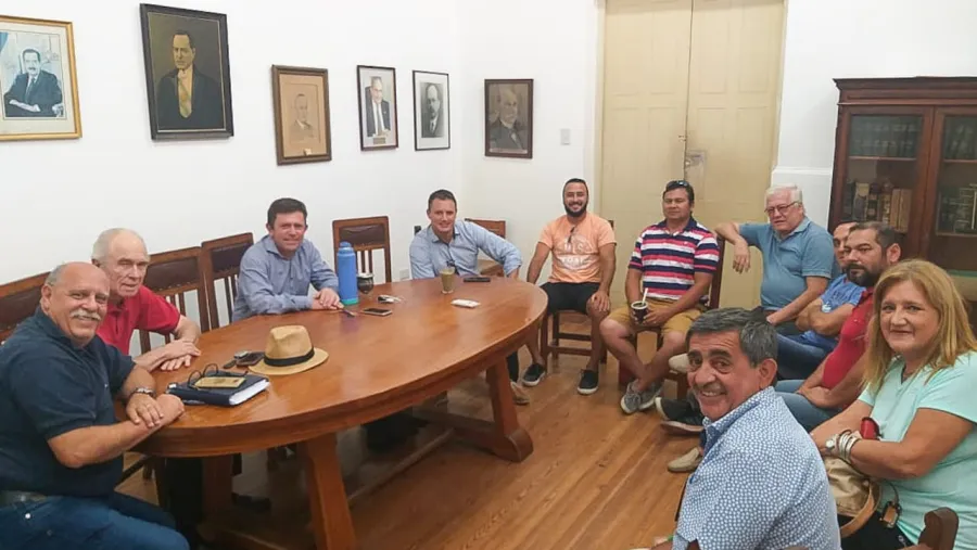 Reunión autoridades UCR Paraná y seccionales Reunión autoridades UCR Paraná y seccionales