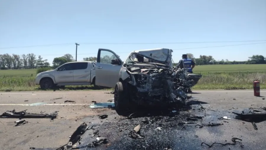 Un herido grave tras choque entre un camión y una camioneta en ruta 16 Un herido grave tras choque entre un camión y una camioneta en ruta 16