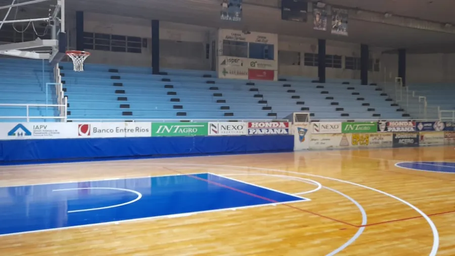 A la espera de la Liga Argentina, Echagüe renovó el piso deportivo del Luis Butta A la espera de la Liga Argentina, Echagüe renovó el piso deportivo del Luis Butta