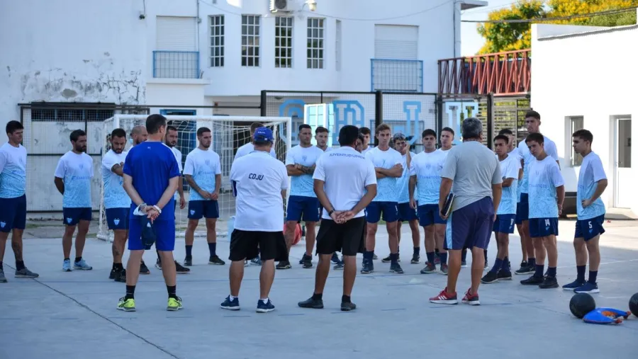 Fútbol: Juventud Unida se puso en movimiento para el próximo Torneo Federal A Fútbol: Juventud Unida se puso en movimiento para el próximo Torneo Federal A