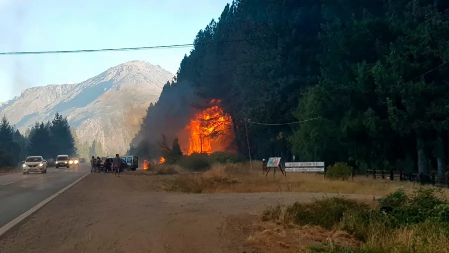 Encontraron dos puntos de origen de los incendios en Chubut y Río Negro Encontraron dos puntos de origen de los incendios en Chubut y Río Negro