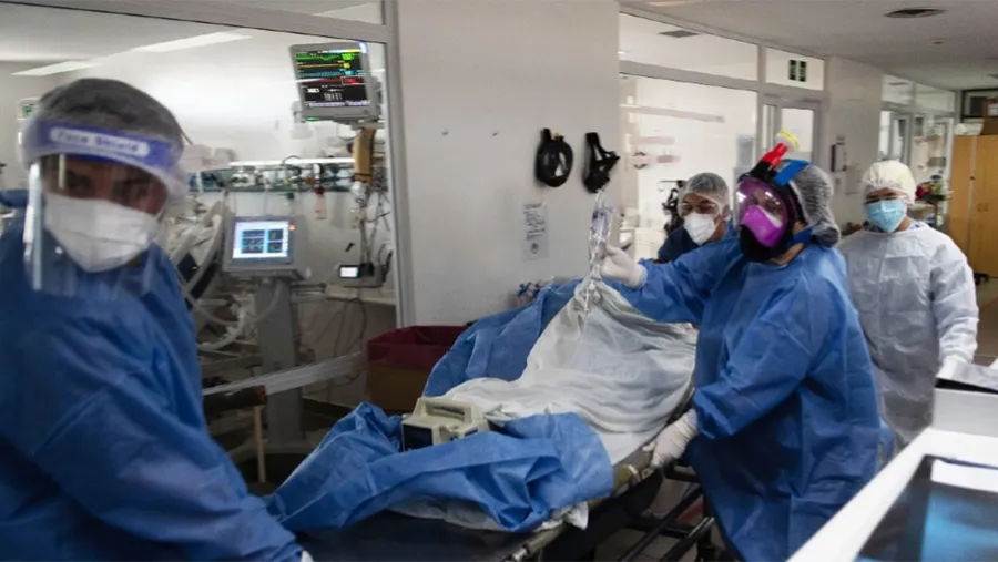 Atravesamos una segunda ola con muchos más casos, esto hace que tengamos mayor ocupación en terapia intensiva. Atravesamos una segunda ola con muchos más casos, esto hace que tengamos mayor ocupación en terapia intensiva.