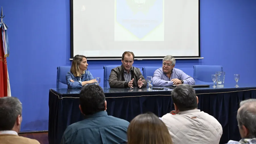 Bordet ratificó que completará la restitución del 2% de aportes patronales al Iosper Bordet ratificó que completará la restitución del 2% de aportes patronales al Iosper