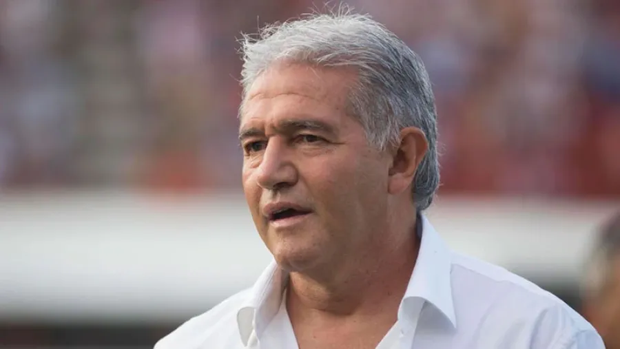 Jorge Burruchaga “Si vuelven todos, yo vuelvo a jugar”, bromeó el gualeyo Jorge Burruchaga