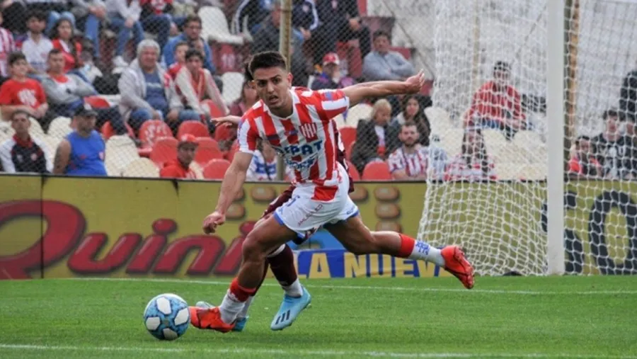 Juan Cavallaro Unión de Santa Fe quiere retener al paranaense Juan Ignacio Cavallaro