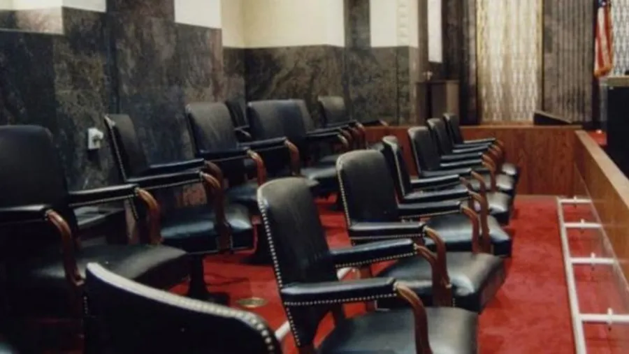 El viernes 4 a las 8:30, en el Salón Auditorio del CGE, se realizará una jornada de debate sobre el proyecto de ley de Juicio por Jurados. El viernes 4 a las 8:30, en el Salón Auditorio del CGE, se realizará una jornada de debate sobre el proyecto de ley de Juicio por Jurados.