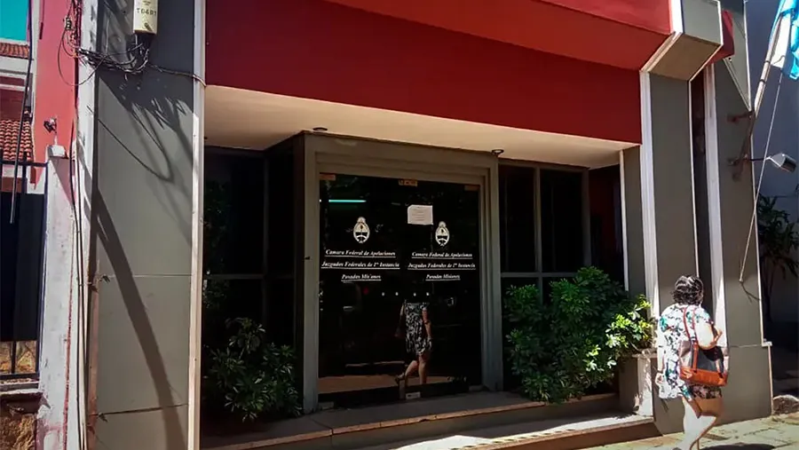 El edificio del Juzgado Federal de Posadas no tenía custodia física ni sistemas de videovigilancia. El edificio del Juzgado Federal de Posadas no tenía custodia física ni sistemas de videovigilancia.