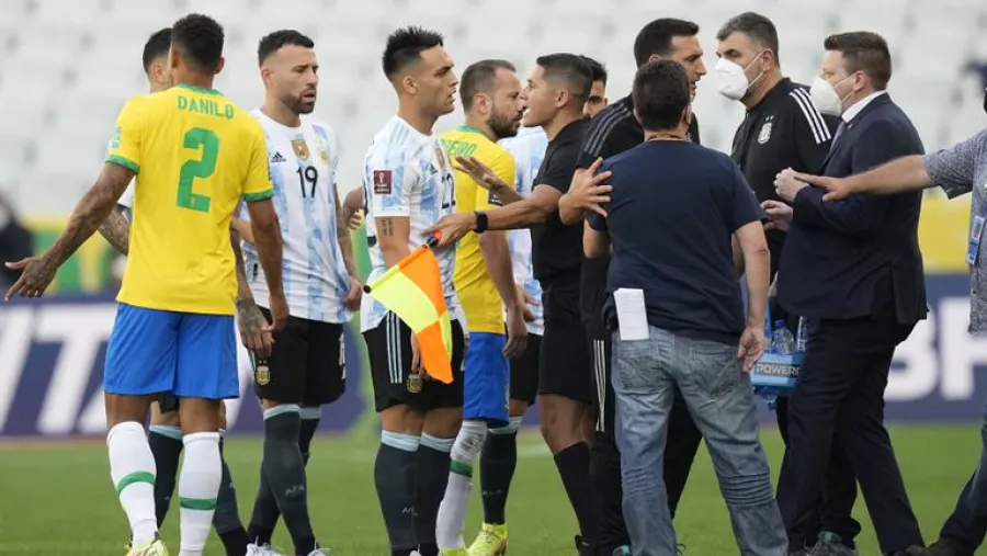Eliminatorias: Argentina completará el 22 de septiembre el clásico suspendido ante Brasil Eliminatorias: Argentina completará el 22 de septiembre el clásico suspendido ante Brasil