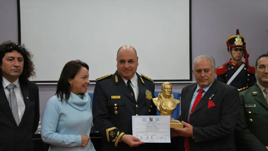 El comisario general José Lauman fue homenajeado por la Junta Sanmartiniana. El comisario general José Lauman fue homenajeado por la Junta Sanmartiniana.